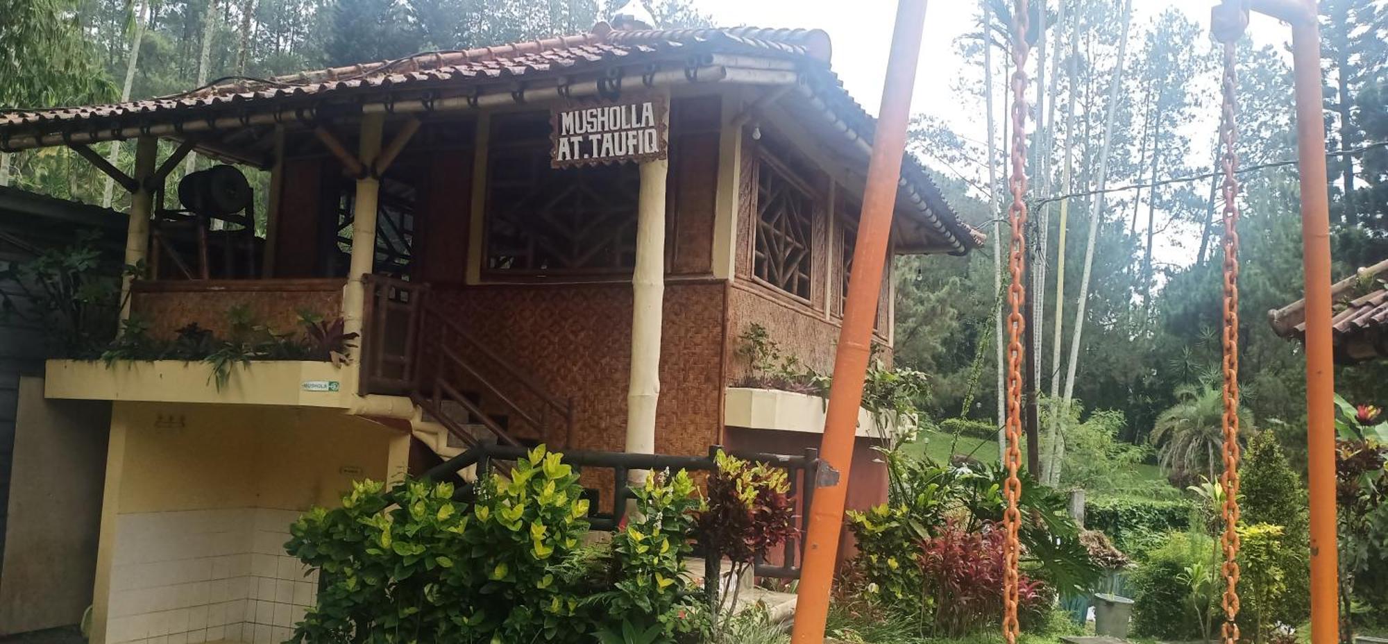 Resort Prima Cisarua Tagalbato Luaran gambar