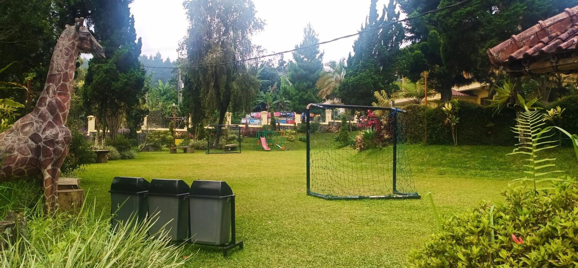 Resort Prima Cisarua Tagalbato Luaran gambar